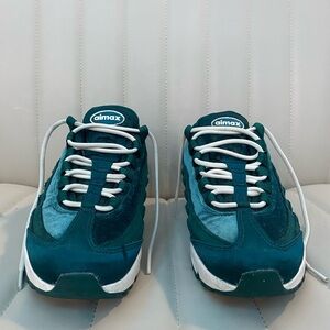 Womens Nike AirMax 95 Green Velvet